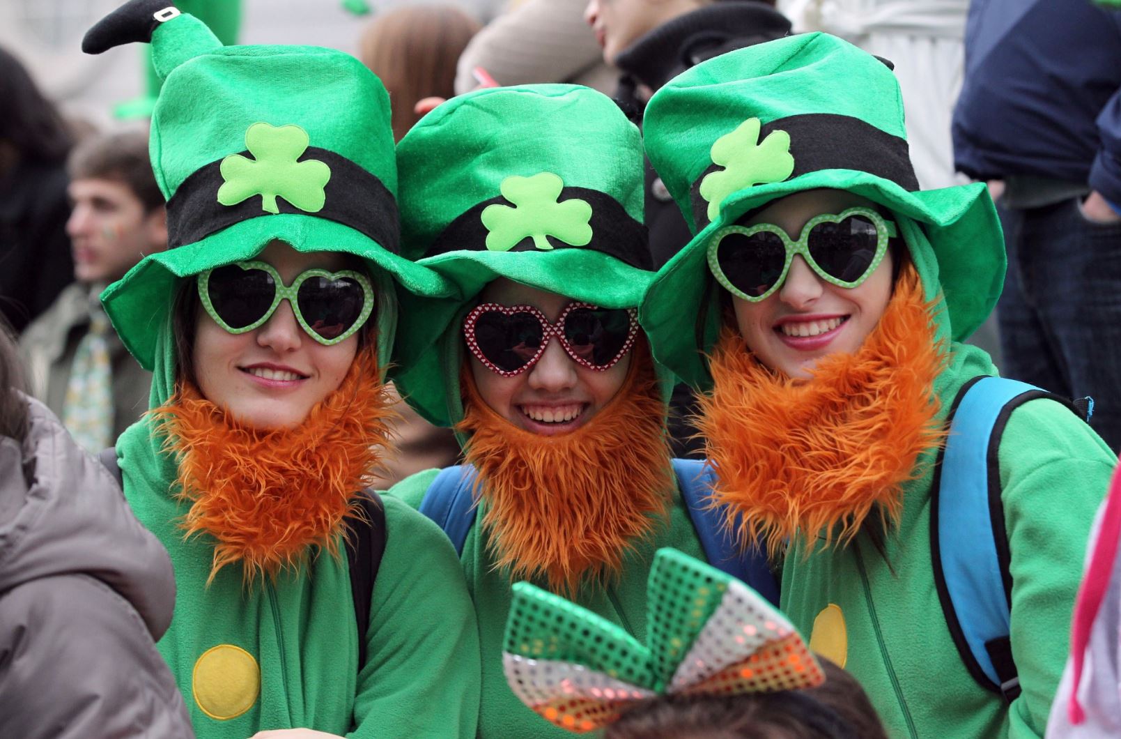 Gaelic Literature Translation - 3 Girls Dressed in Green with Beards