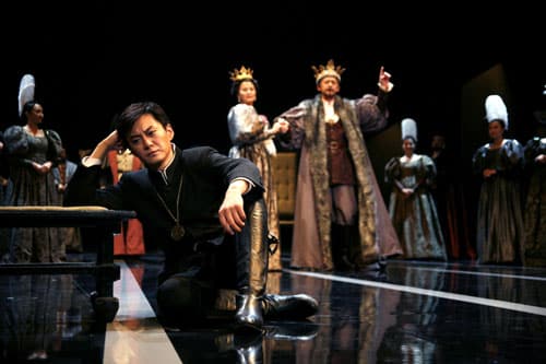 English Video Subtitling Services - Scene From China's Rendition of Hamlet
