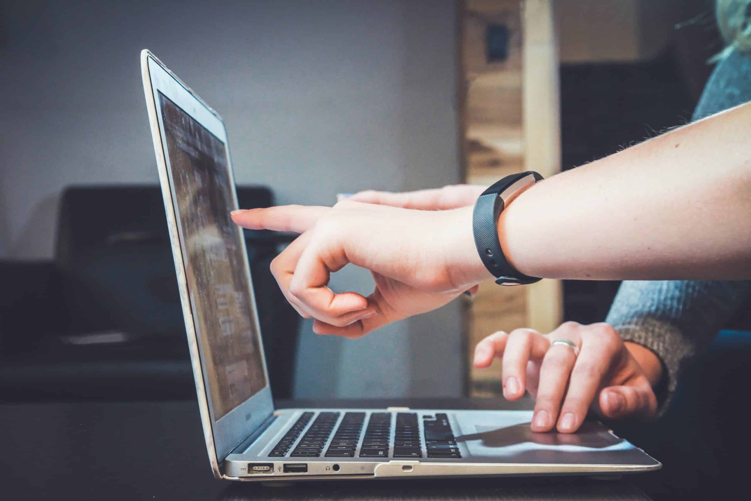 Understanding the Technical Requirements for eLearning Translations in Multilingual Environments