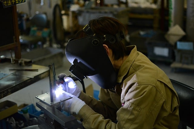 Top 3 Manufacturing Translation Errors Only Experts Can Help With