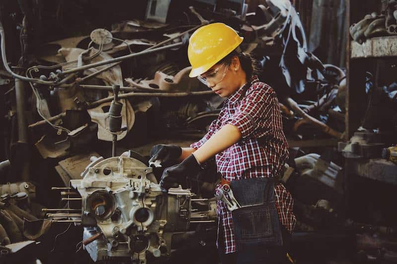 How Training Material Translation Can Improve Your Manufacturing Firm